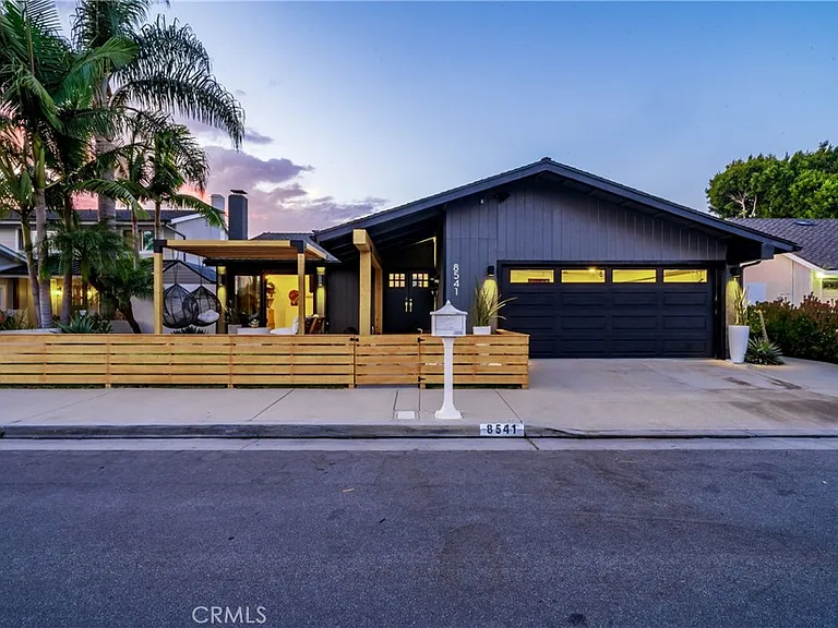 8541 Kelso Dr — Photo 2