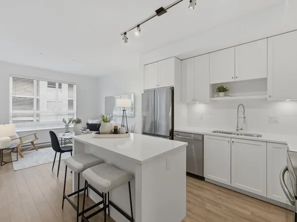 15733 85th Ave #309, Surrey, BC V4N 3G8