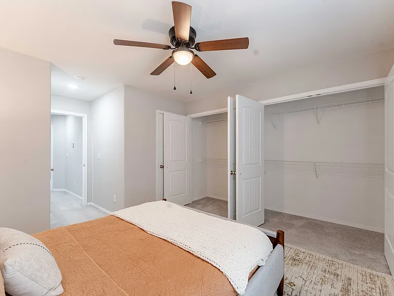 Oakwood Heights Townhomes — Photo 63