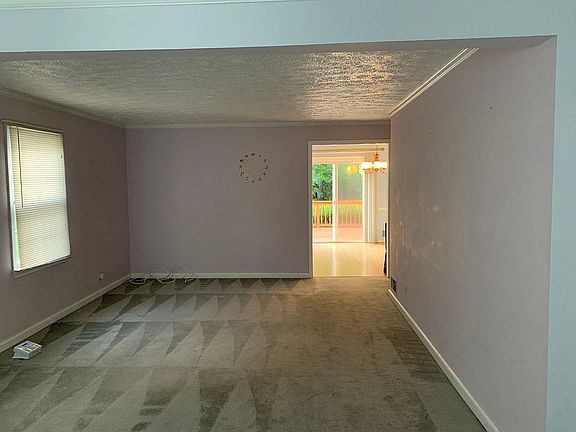 5th image of 212 Highland Ave