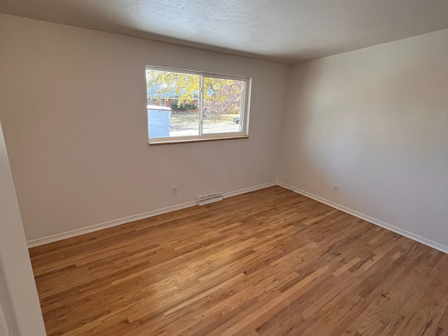 2 bed, 830 sqft, $1,900 — Photo 4