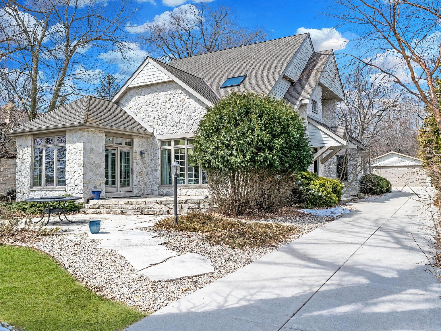 518 Lac La Belle Dr, Oconomowoc, WI 53066 Zillow