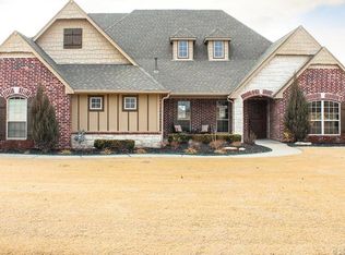 8278 N 72nd Ave E, Owasso, OK 74055