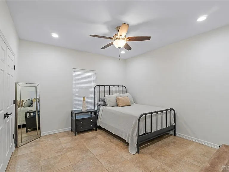 810 N 2 1/2 St — Photo 10