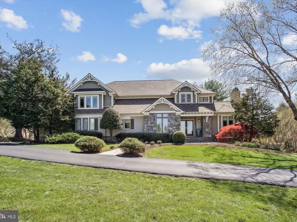 11300 Antrim Ct, Great Falls, VA 22066