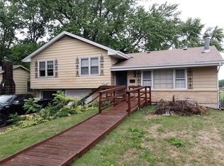 8308 E 85th St, Raytown, MO 64138