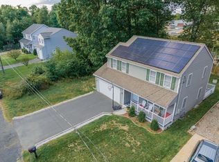 98 Briggs St, Springfield, MA 01151