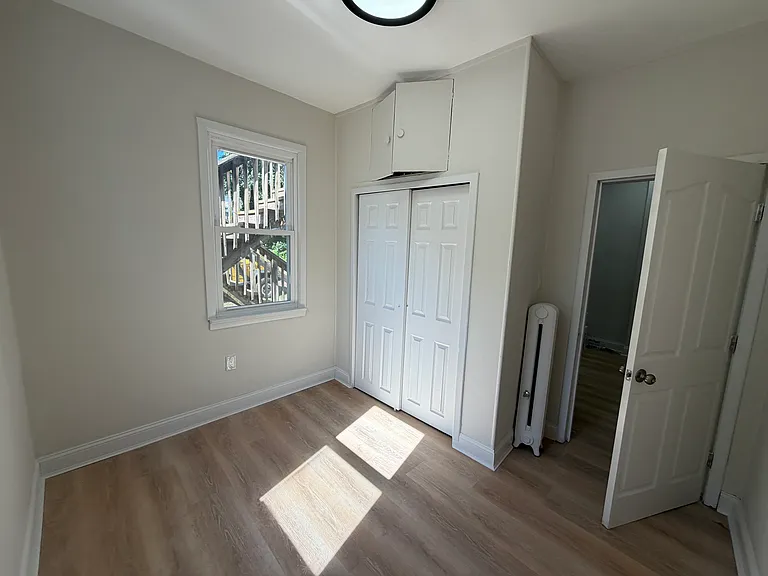 17 Conover Ave #1L — Photo 10