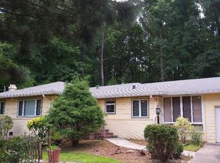 572 Kenilworth Cir, Stone Mountain, GA 30083