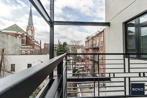 Rented by Bond New York | media 12