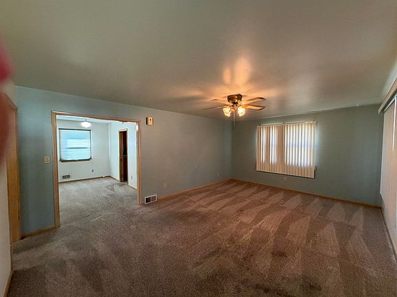 2nd image of 1405 Montgomery St