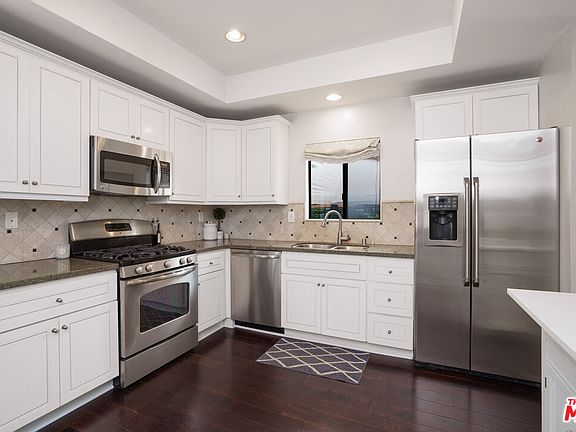 5th image of 11954 Mayfield Ave APT 6