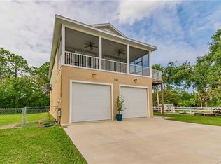 7083 Porpoise St, Weeki Wachee, FL 34607