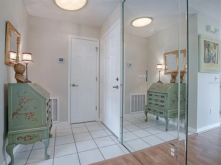 1129 Santa Cruz Dr — Photo 4