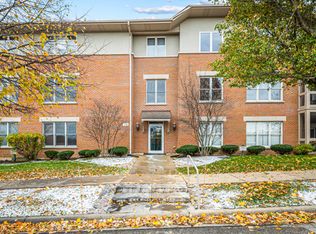 10 Ford St UNIT 103, Geneva, IL 60134