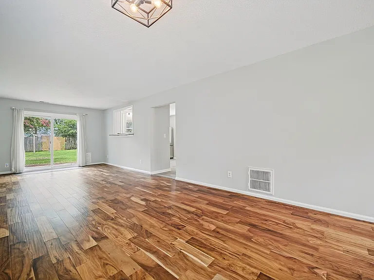 5408 Lord Dunmore Ct — Photo 16