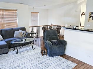 289 Falling Waters Dr, Lake Villa, IL 60046