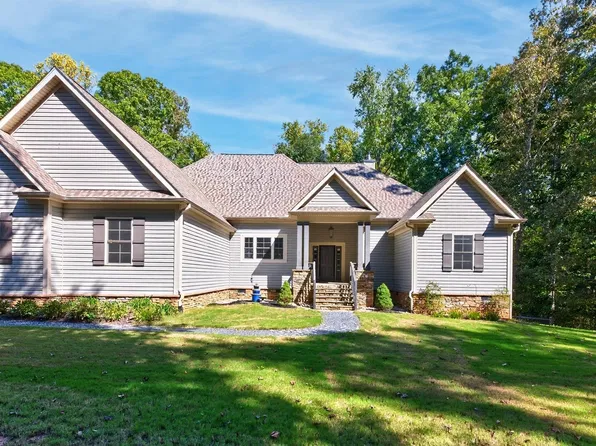 247 Coachman Dr, Simpsonville, SC 29681