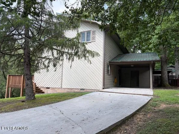 2572 Highland Park Dr, Pigeon Forge, TN 37863