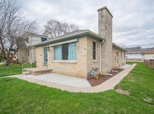 4524 W Anthony Dr, Greenfield, WI 53219
