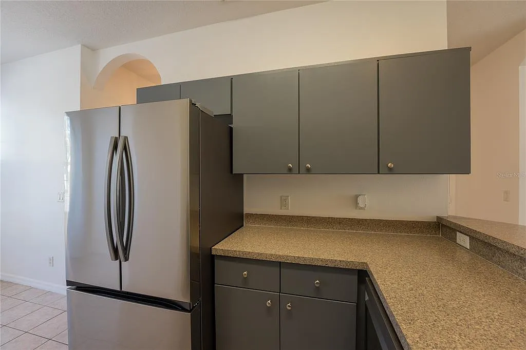 3 bed, 2.5 bath, 1468 sqft, $2,150 — Photo 3