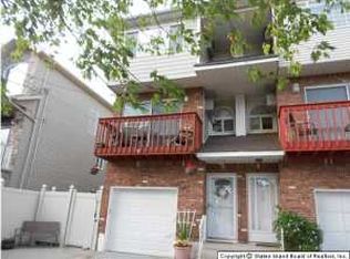 212 Tennyson Dr, Staten Island, NY