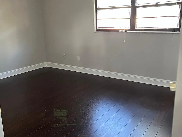 2149 N 14th Ave — Photo 12