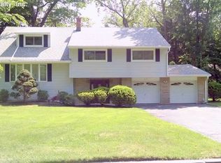 181 Lynn St, Harrington Park, NJ 07640