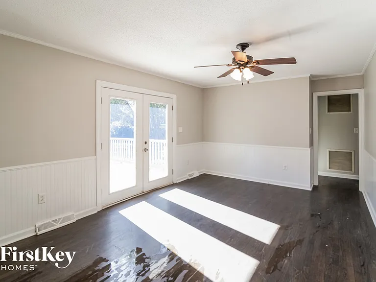 729 Harbor View Rd — Photo 8