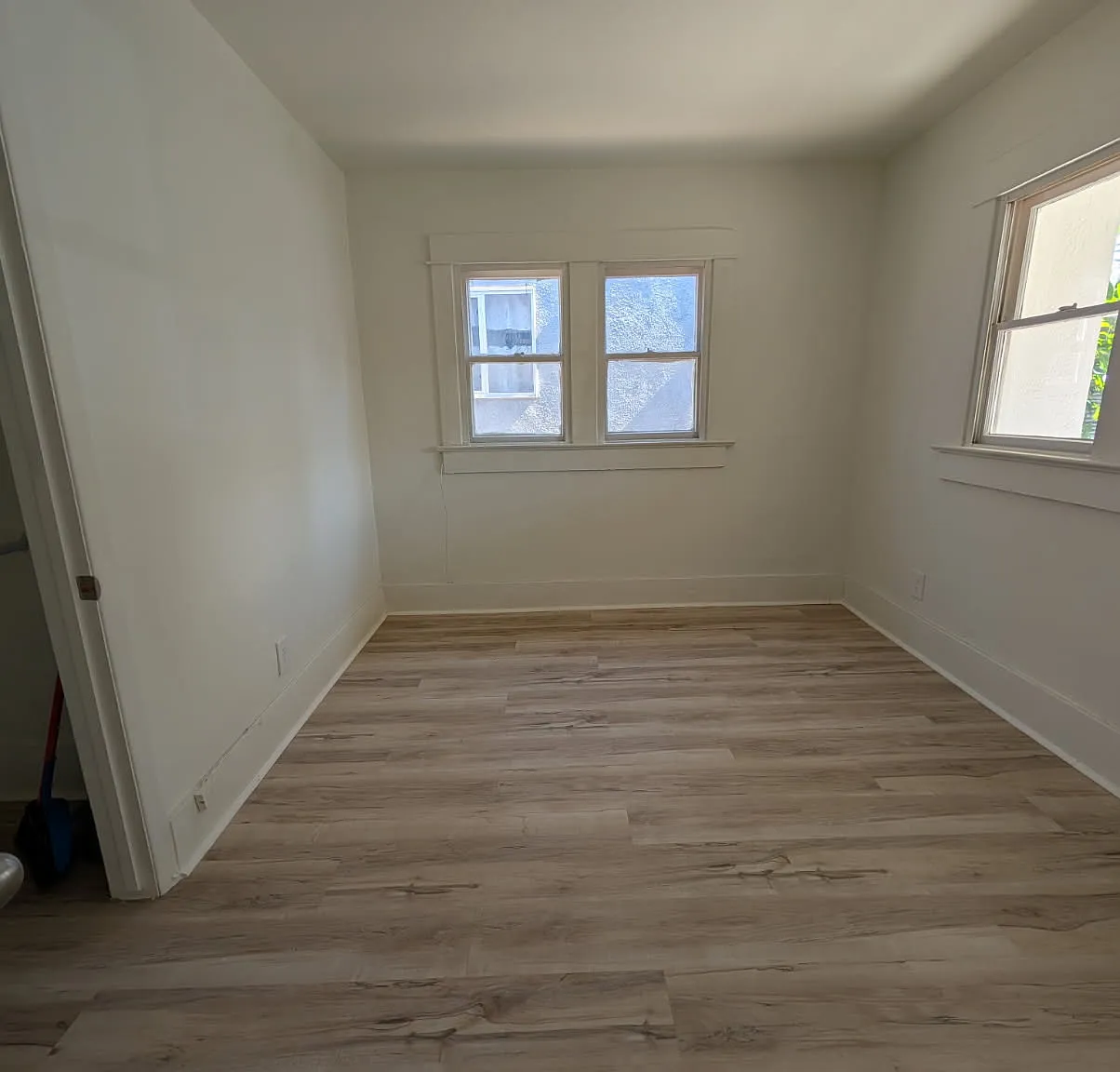3 bed, 810 sqft, $2,300 — Photo 4