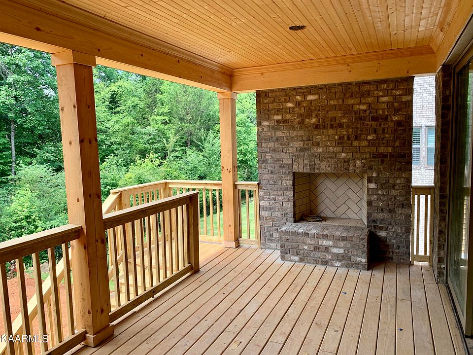 2nd image of 1447 Bronze Ln