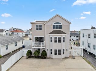 72 Plymouth St, Hampton, NH 03842