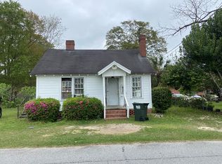 106 N West St, Hahira, GA 31632