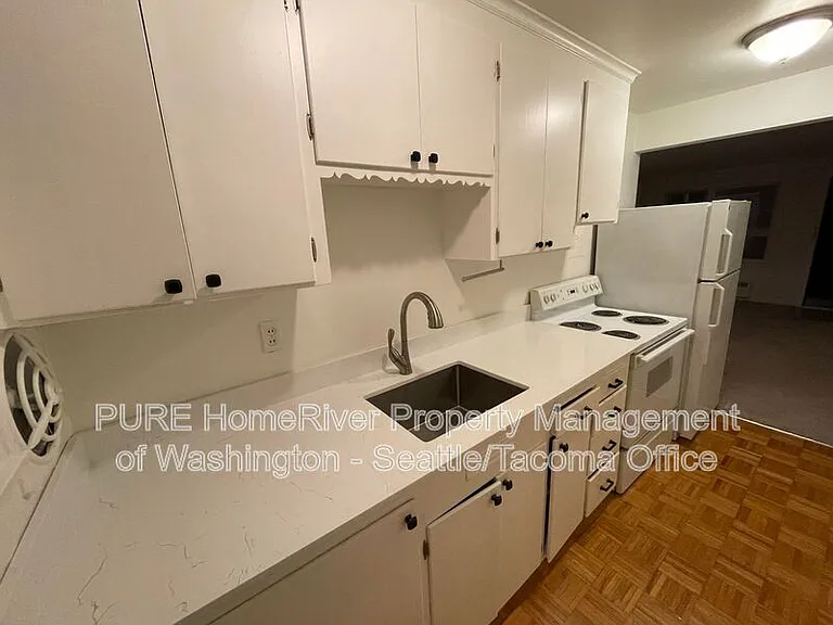 3057 63rd Ave SW #9 — Photo 4