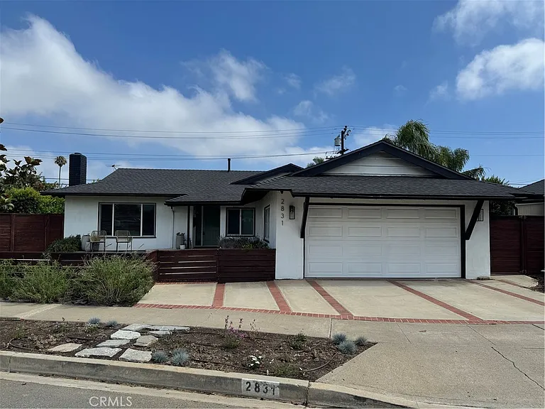 2831 Francis Ln — Photo 1