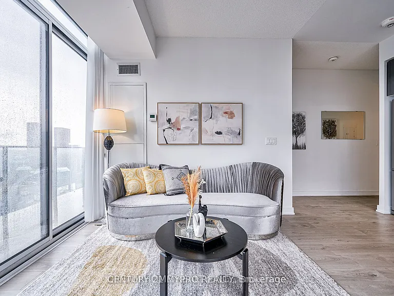 50 Wellesley St E #4002 — Photo 8