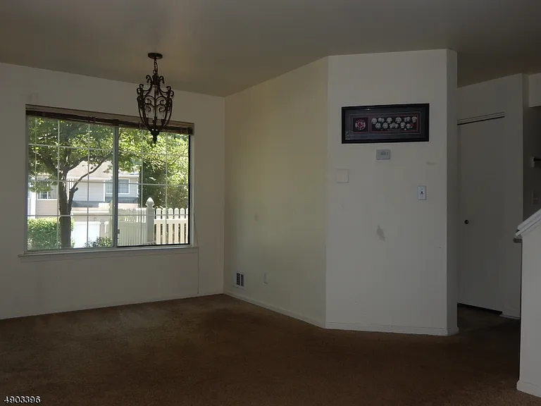 9 Pendleton Ct — Photo 4