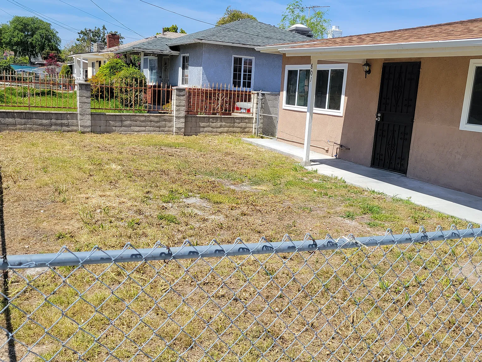 801 E Graves Ave — Photo 2