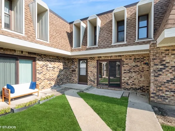 7816 Woodward Ave #40-4G, Woodridge, IL 60517