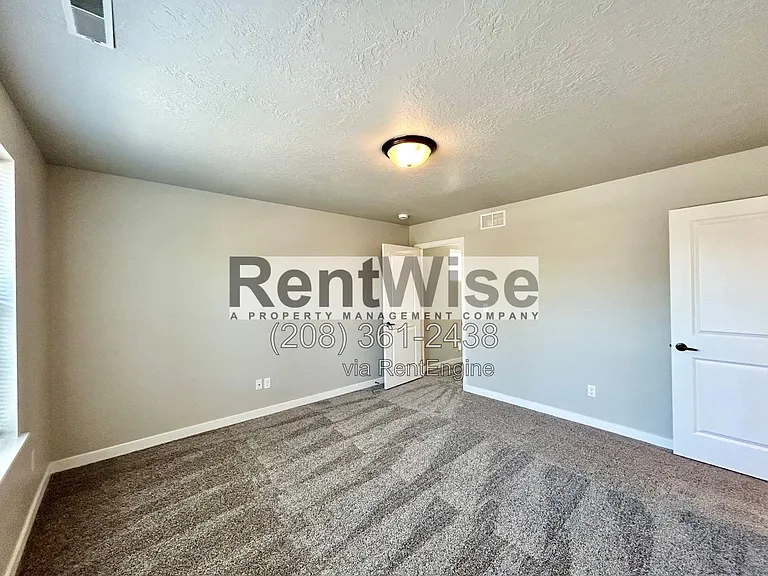1897 N Justin Ave — Photo 10
