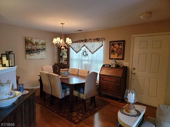 4th image of 107 Old Farm Dr Unit 107