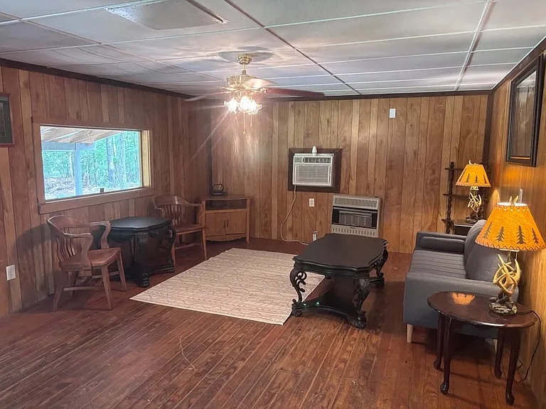 230 Ivys Ln — Photo 3
