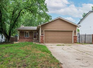 2226 E Charleston St, Wichita, KS 67219