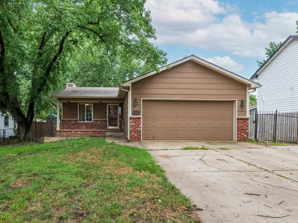 2226 E Charleston St, Wichita, KS 67219