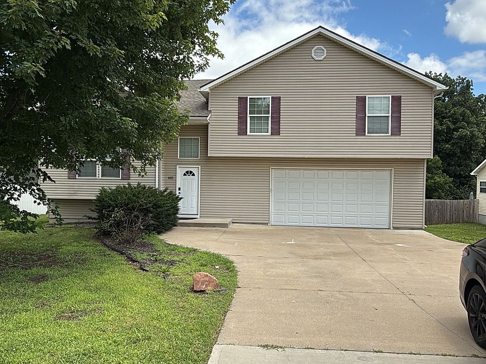 1st image of 602 N Desoto Rd