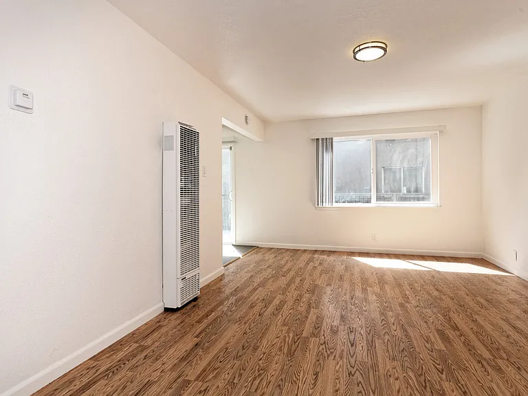 370 Staten Avenue — Photo 41
