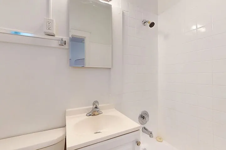 5474-5480 S. Hyde Park Boulevard — Photo 44