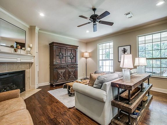 4th image of 1008 Ivy Ln