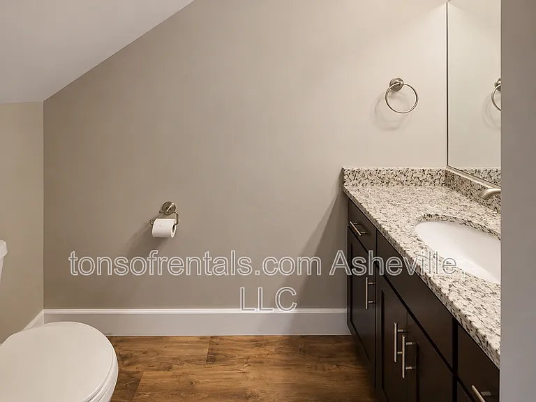 14 Cedar St — Photo 7