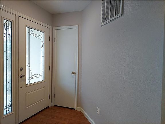 4th image of 4 Wafton Ln